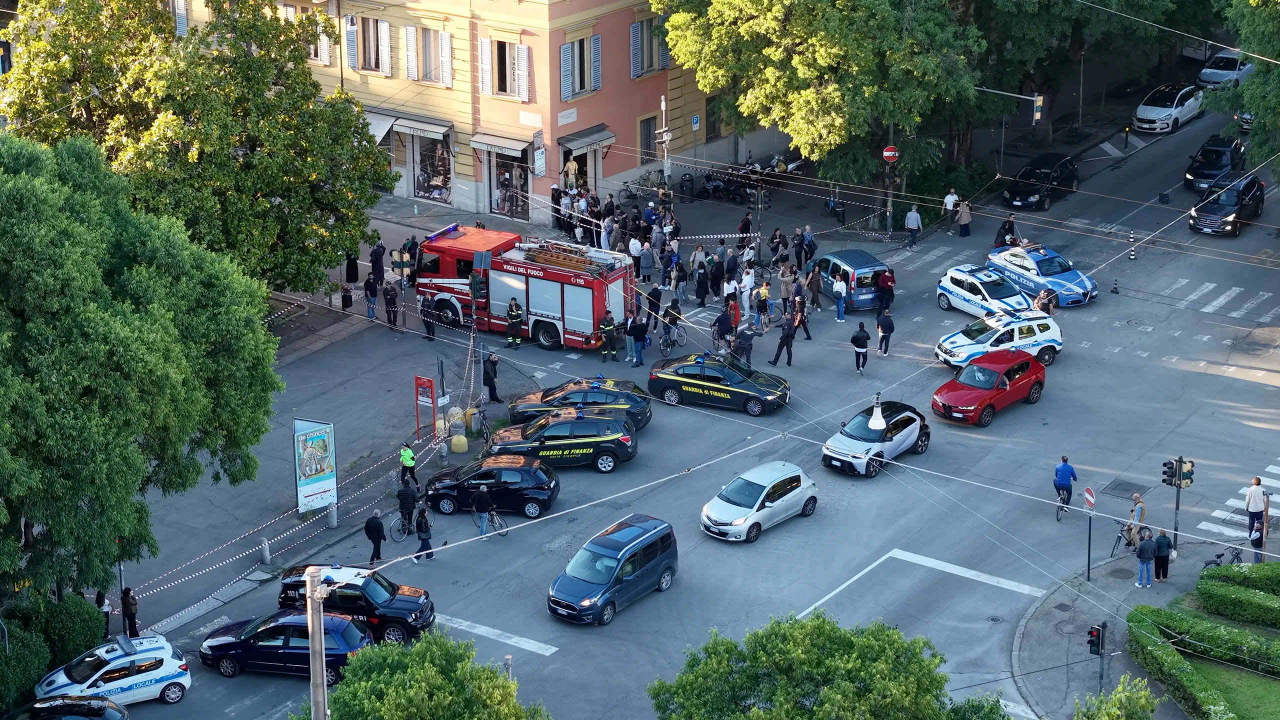 Auto sulla folla a Modena